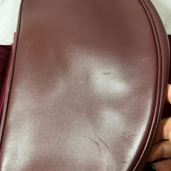 GUC Cartier Vintage Bordeaux Leather Shoulder Bag - Picture 5 of 8
